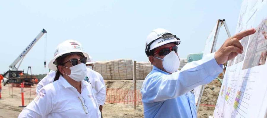 Supervisa Rocío Nahle trabajos de pilotaje en terrenos de refinería en Dos Bocas