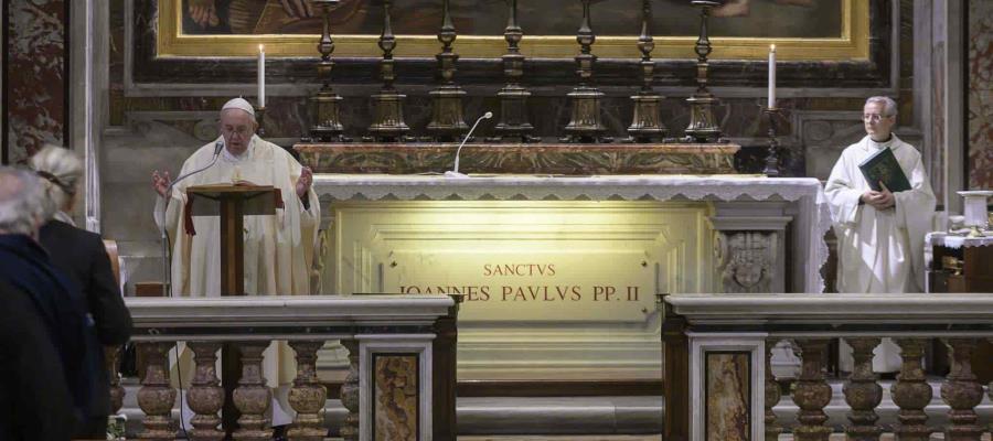 Juan Pablo II debe ser un símbolo que inspire a los jóvenes a caminar con Jesús: Papa Francisco Juan Pablo II debe ser un símbolo que inspire a los jóvenes a caminar con Jesús: Papa Francisco