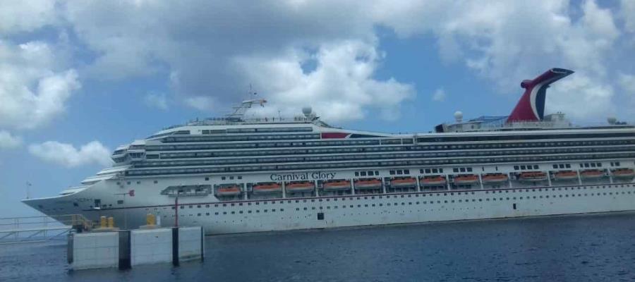 Desembarcan en Cozumel 76 mexicanos más varados en el crucero Carnival Glory; es el tercer navío con repatriados Desembarcan en Cozumel 76 mexicanos más varados en el crucero Carnival Glory; es el tercer navío con repatriados