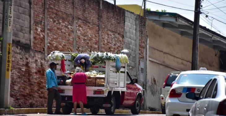 FOTO GALERÍA: El cambaceo, la estrategia de venta que subsiste a los tiempos del coronavirus