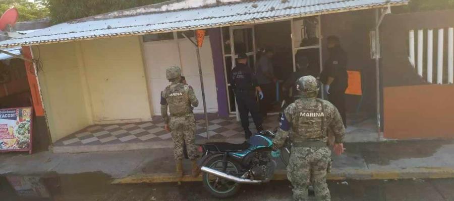 Clausuran comercios y detienen a taxista en Centla por violar disposiciones sanitarias