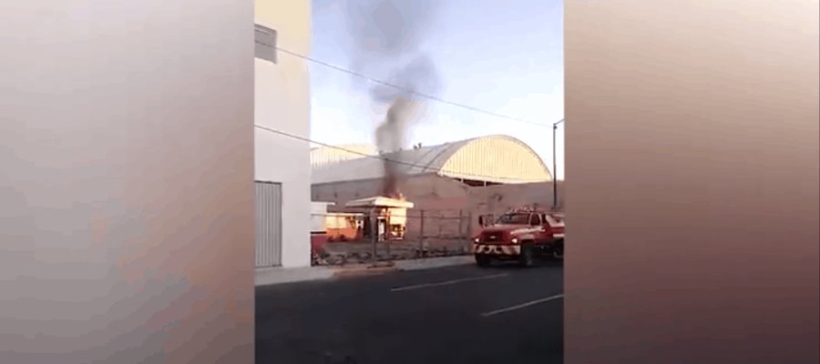 Se incendia pipa mientras cargaba combustible en el EdoMex