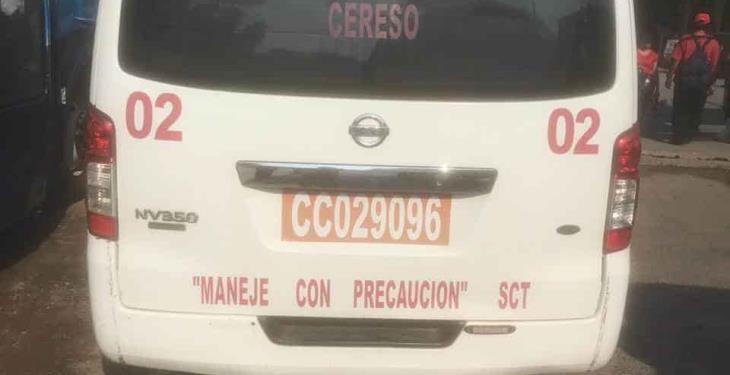 Detiene Semovi a 5 unidades de transporte y particulares durante operativo en Teapa