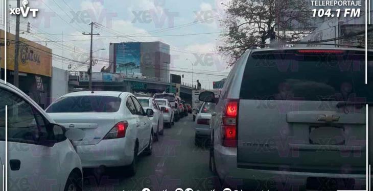 Bancos lucen abarrotados, previo a la nueva suspensión de comercios en Villahermosa