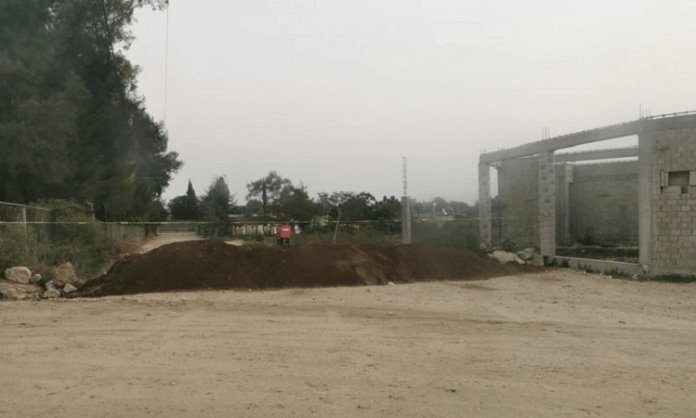 Con montones de tierra cierran accesos a Nazareno Etla, Oaxaca, ante incremento de coronavirus