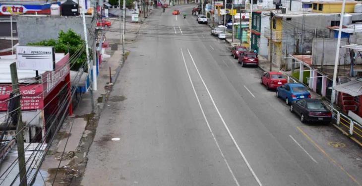 Cierre de comercios y lluvias reducen movilidad en la calles de Villahermosa Cierre de comercios y lluvias reducen movilidad en la calles de Villahermosa