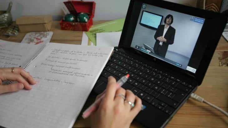 Con un sistema híbrido Guatemala prepara regreso a clases