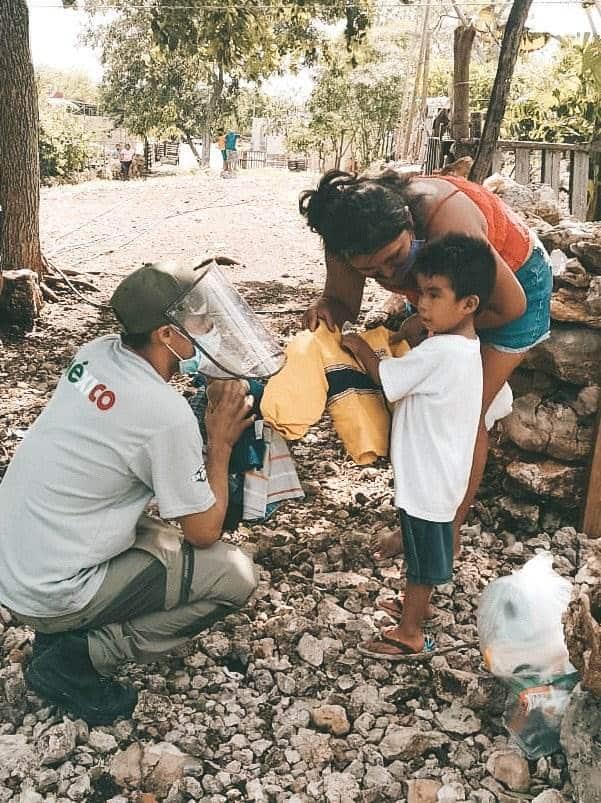 Rommel Pacheco entrega despensas tras contingencia por Cristóbal y la pandemia