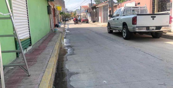Afectadas 5 mil familias en Asunción Castellanos por agua sucia y fugas