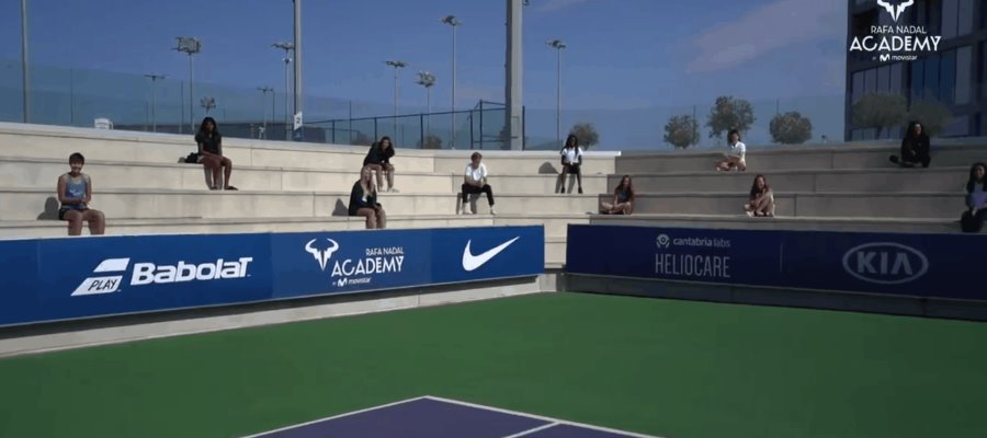 Se gradúan estudiantes de la Academia de ‘Rafa’ Nadal, junto a Federer y Sharapova