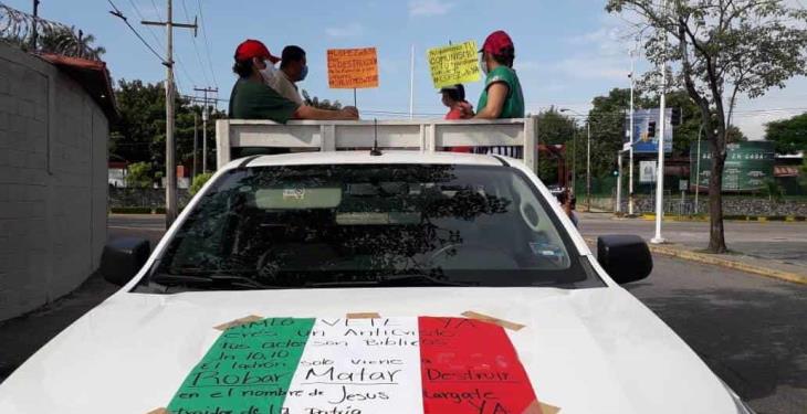 Se suman tabasqueños a la caravana Anti-AMLO; piden renuncia de López Obrador