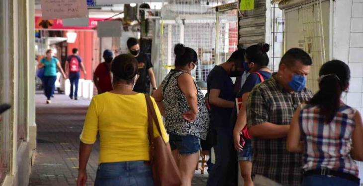 Se vuelve calle Madero un corredor de venta de accesorios y reparación de celulares