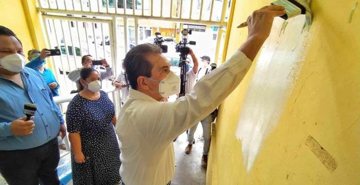 Da ayuntamiento de Centro banderazo al programa ‘Pinta tu escuela’