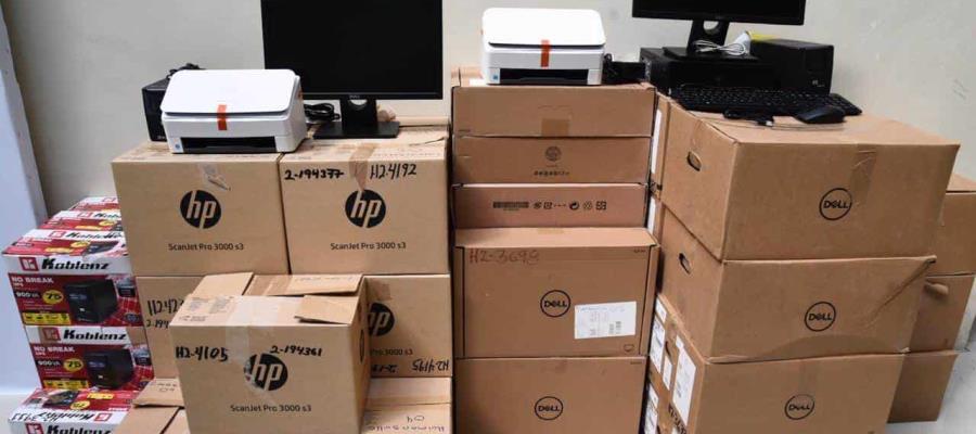 Entrega Gobierno de Tabasco equipos de cómputo para modernización del Registro Civil