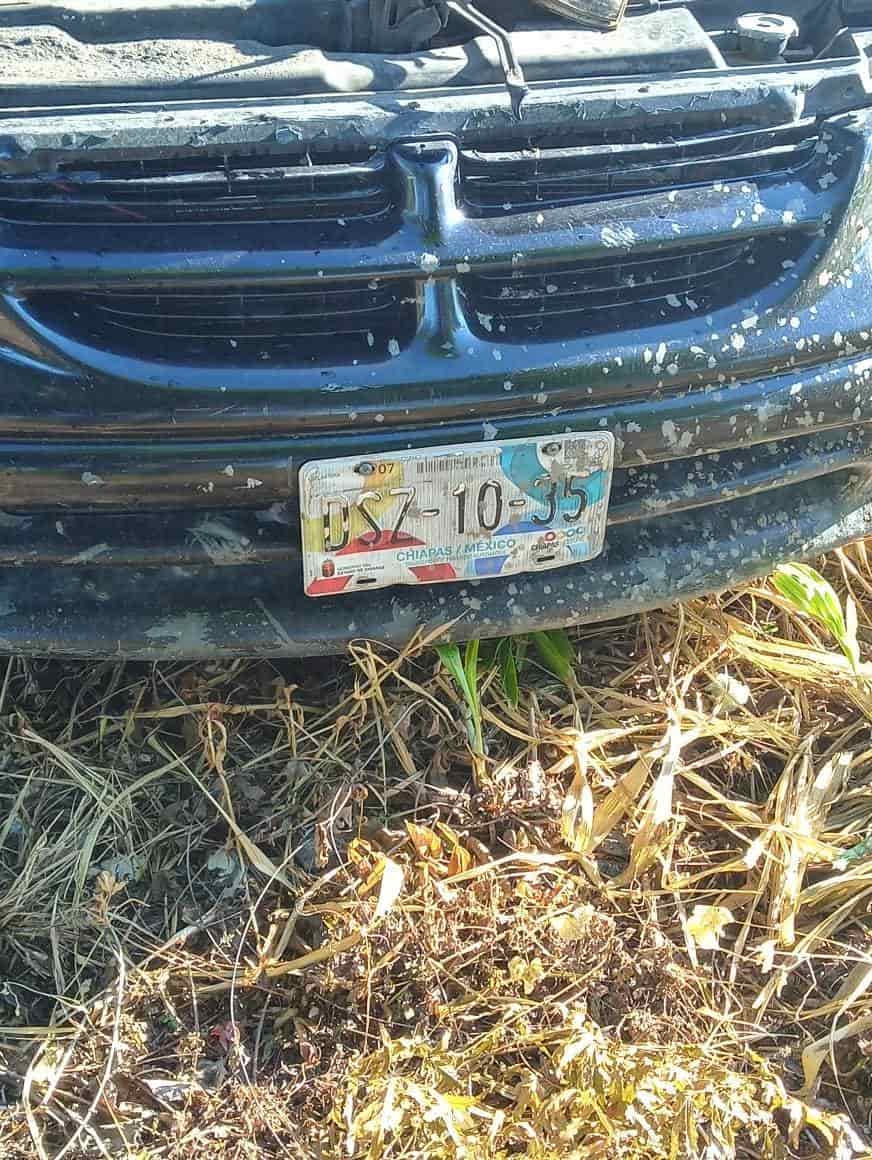 Localizan a un hombre sin vida en su camioneta en la carretera a Jalapa