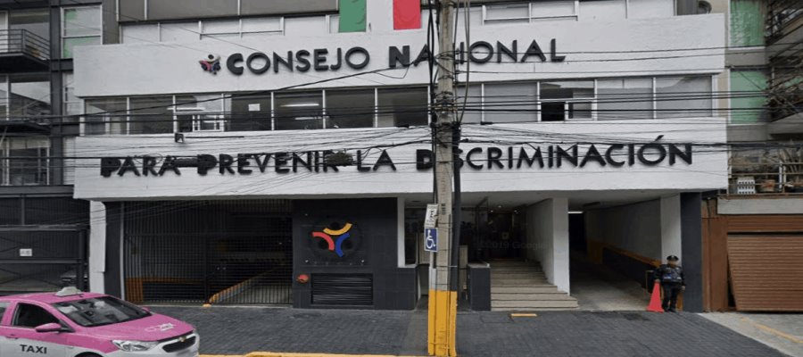 Critica el presidente invitación de Chumel Torres a foro; asegura que a raíz de ello se enteró del CONAPRED