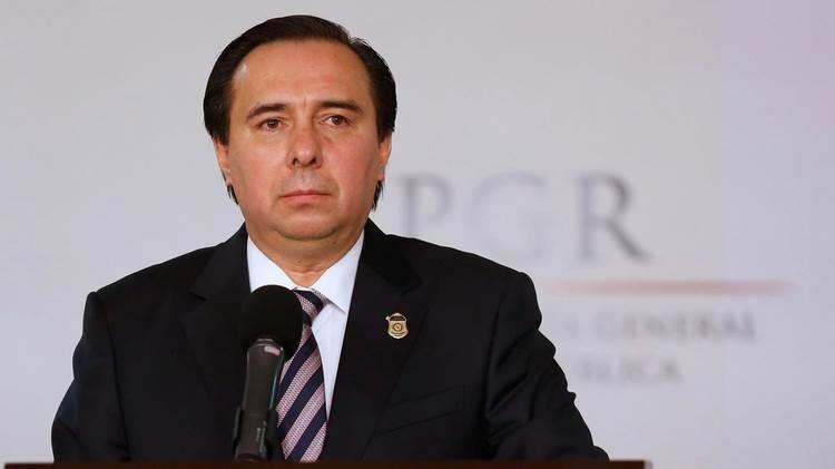 Tramita Tomás Zerón amparo contra orden de aprehensión por supuesta participación en algunos delitos en Caso Iguala