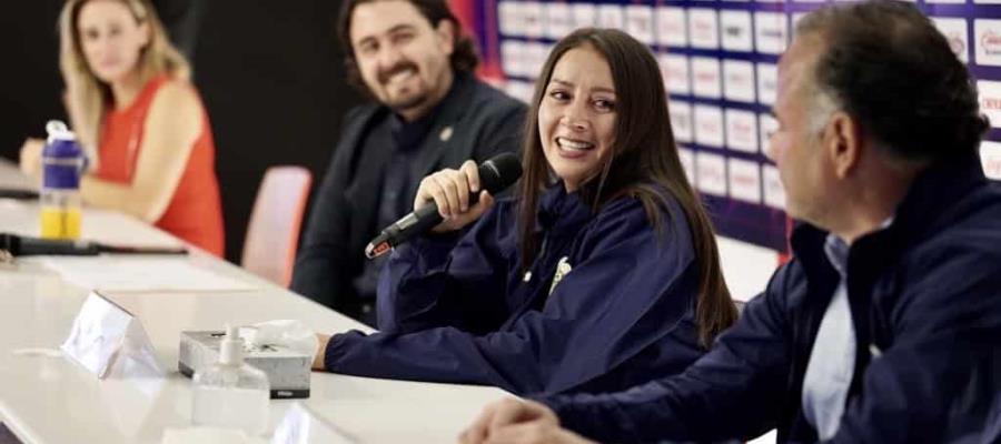Chivas exporta a Europa a su primer futbolista femenil Chivas exporta a Europa a su primer futbolista femenil