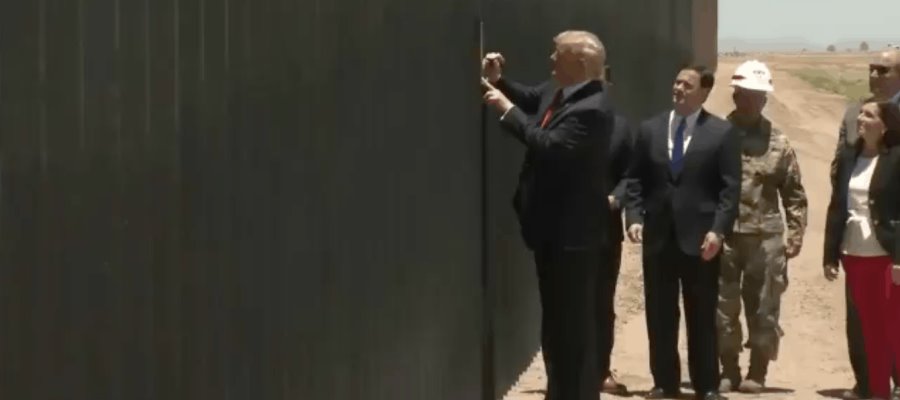 Firma Donald Trump el muro fronterizo… en San Luis, Arizona