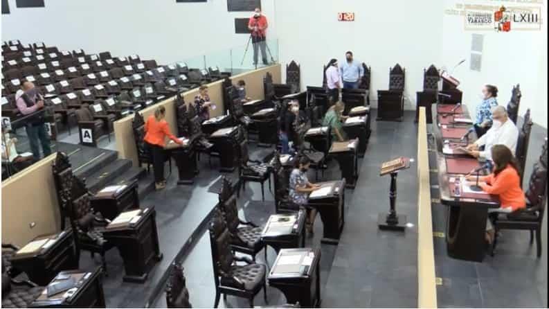 Avalan reforma en materia de permisos de conducir de personas extranjeras