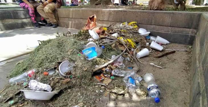 Parque Juárez, el lugar que ha no podido permanecer sin gente y limpio durante la pandemia