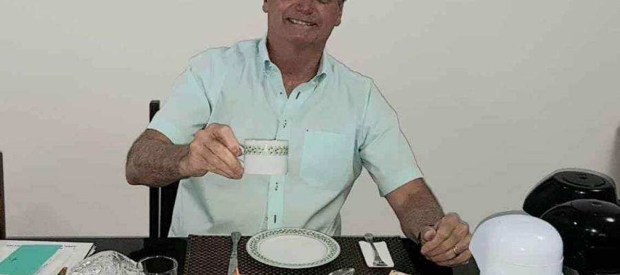 Afirma Bolsonaro que se encuentra bien de COVID-19, porque está tomando Hidroxicloroquina Afirma Bolsonaro que se encuentra bien de COVID-19, porque está tomando Hidroxicloroquina