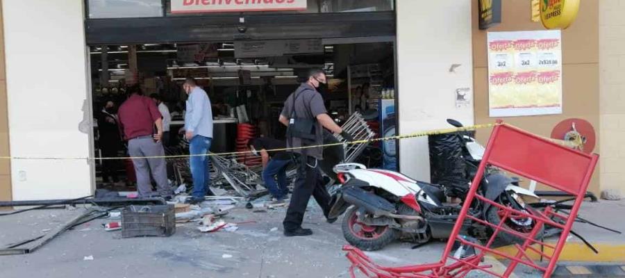 En Culiacán delincuentes utilizan grúa para arrancar un cajero automático 