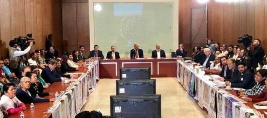 Aseguran padres de los 43 normalistas que AMLO les señaló que se continuará esclareciendo la desaparición de los estudiantes Aseguran padres de los 43 normalistas que AMLO les señaló que se continuará esclareciendo la desaparición de los estudiantes