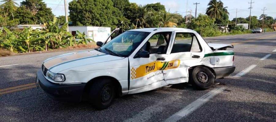 Se accidenta taxi en la carretera Villahermosa–Frontera