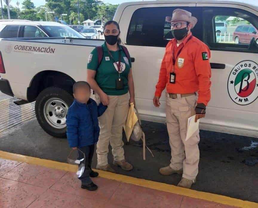 Entrega Migración a niño guatemalteco a su madre en Tenosique; el menor fue encontrado en Hidalgo