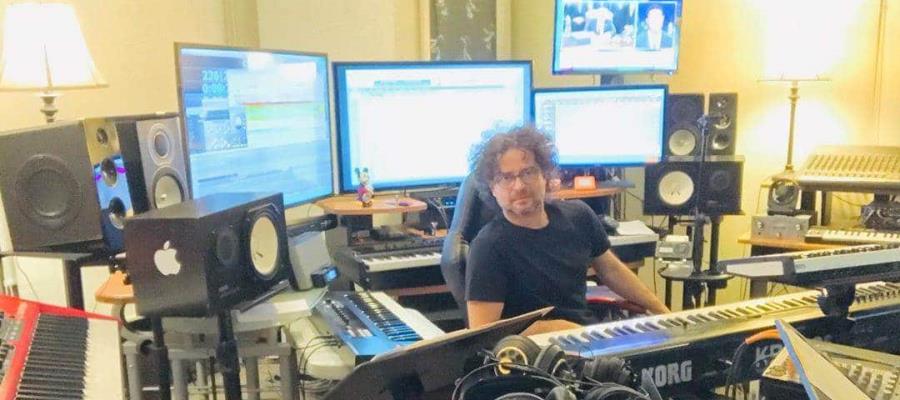 #TabasqueñosEnRedes Chacho Gaytán hace arreglos en piano para We are the Champions #TabasqueñosEnRedes Chacho Gaytán hace arreglos en piano para We are the Champions