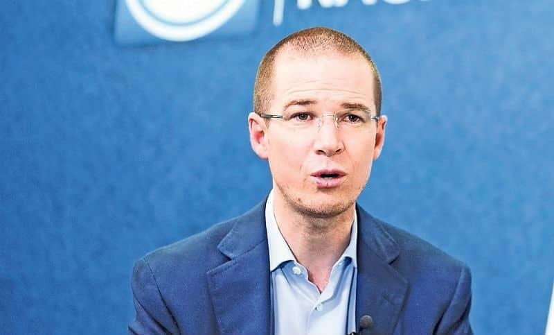 Rechaza Anaya haber recibido sobornos de Lozoya; asegura que buscan golpearlo Rechaza Anaya haber recibido sobornos de Lozoya; asegura que buscan golpearlo