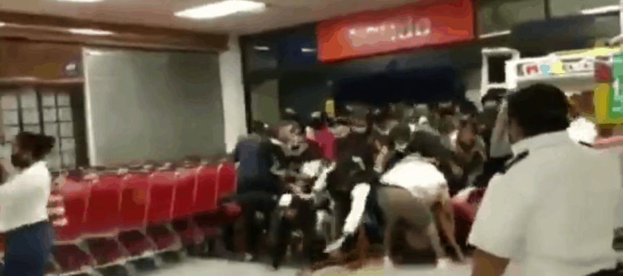 Pobladores de Chilpancingo provocan “estampida” en Soriana por aprovechar oferta de aceite comestible