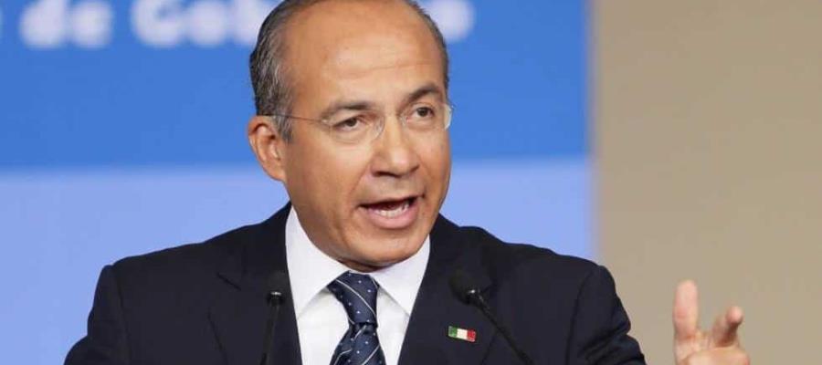 “No, no somos iguales. Bendito sea Dios”, responde Calderón a AMLO