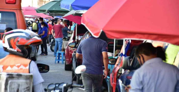 Los desalojaron, regresaron, y ahora son más los comerciantes que invaden calle Madero
