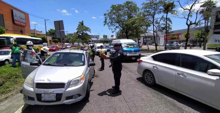 Detienen entre disparos a tres sujetos por robo de autos en Ruiz Cortines