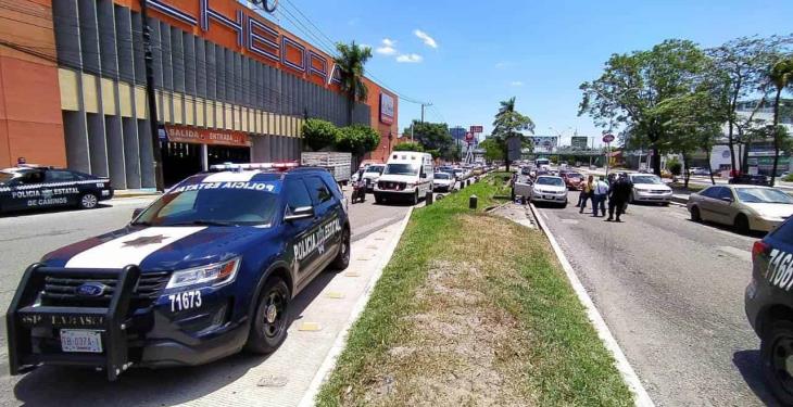 Detienen entre disparos a tres sujetos por robo de autos en Ruiz Cortines