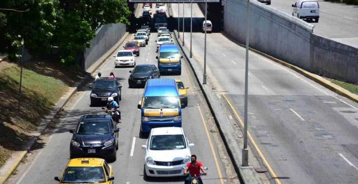 Detienen entre disparos a tres sujetos por robo de autos en Ruiz Cortines