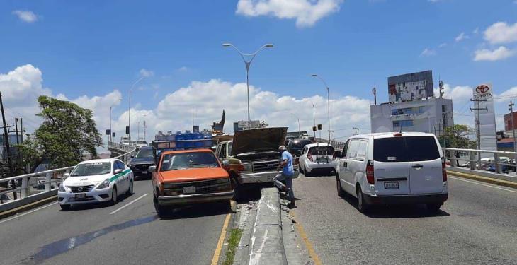 Detienen entre disparos a tres sujetos por robo de autos en Ruiz Cortines