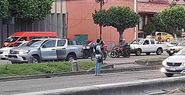 Detienen entre disparos a tres sujetos por robo de autos en Ruiz Cortines