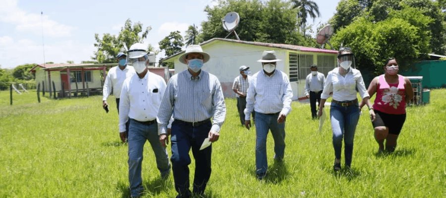 Anuncia Evaristo construcción de aulas y módulo sanitario en escuela de Barrancas y Guanal, Tintillo