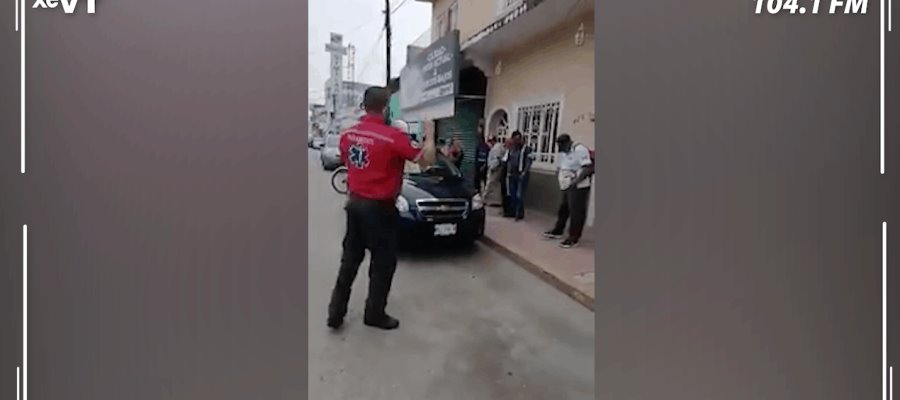 Se mantienen largas filas en sucursales bancarias Se mantienen largas filas en sucursales bancarias