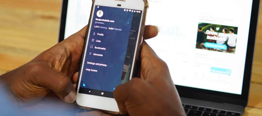 Desde noviembre de 2019, no se permiten anuncios políticos, responde Twitter a Obrador