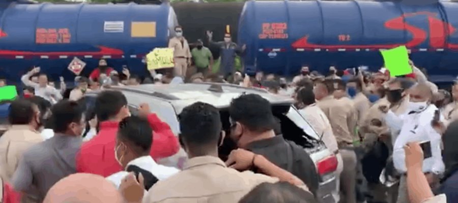 Corren de la refinería de Cadereyta a Senador por intentar “clausurar” las instalaciones Corren de la refinería de Cadereyta a Senador por intentar “clausurar” las instalaciones