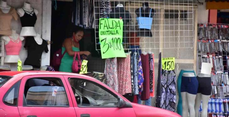 Advierte Ayuntamiento de Centro a comercios establecidos que serán clausurados si invaden banquetas y calles