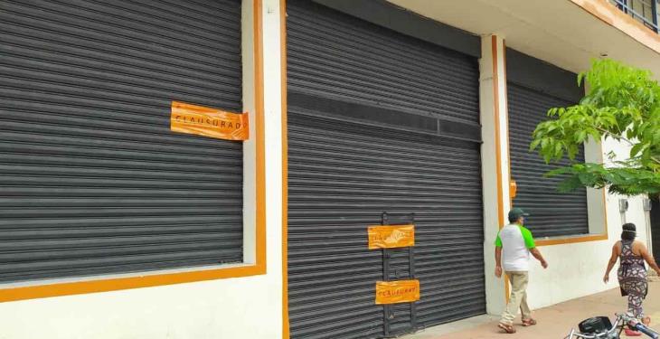 Advierte Ayuntamiento de Centro a comercios establecidos que serán clausurados si invaden banquetas y calles