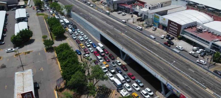 Cierran retorno de Ruiz Cortines y Pagés Llergo en sentido a Macuspana, por trabajos del distribuidor Universidad