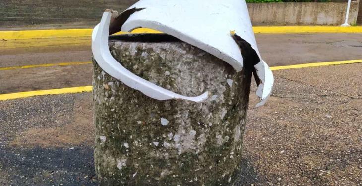 Abundan botes de basura deteriorados en la vía pública de Villahermosa