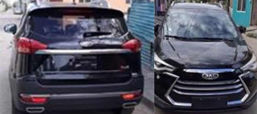 Hallan camioneta abandonada en la colonia José María Pino Suárez