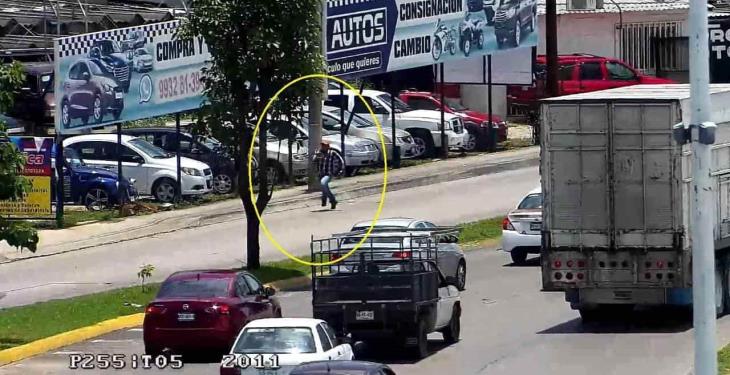 Detienen a dos sujetos y les decomisan autos presuntamente robados Detienen a dos sujetos y les decomisan autos presuntamente robados